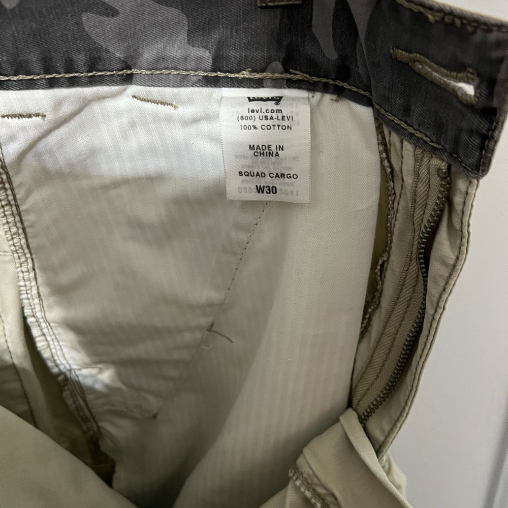 LEVI’S SHORT - Picture 10 of 10